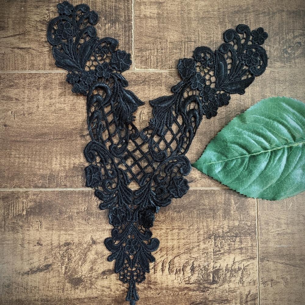 (7/$25) embroidered lace filigree neckline Collar appliqué